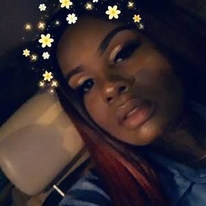 Meet your Posher, Latoya